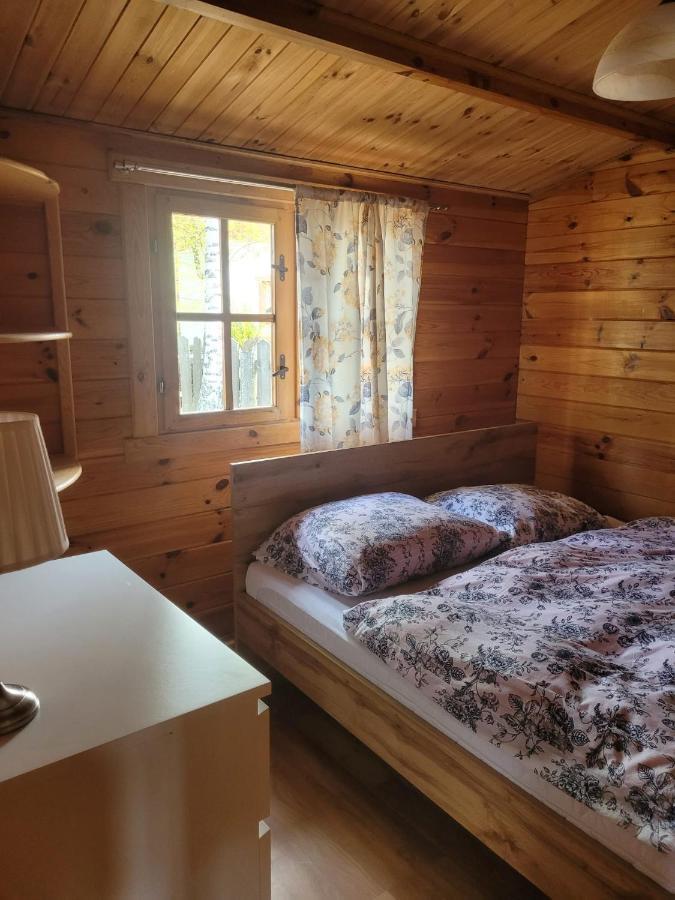 Domki W Lasku Wiele Exterior foto